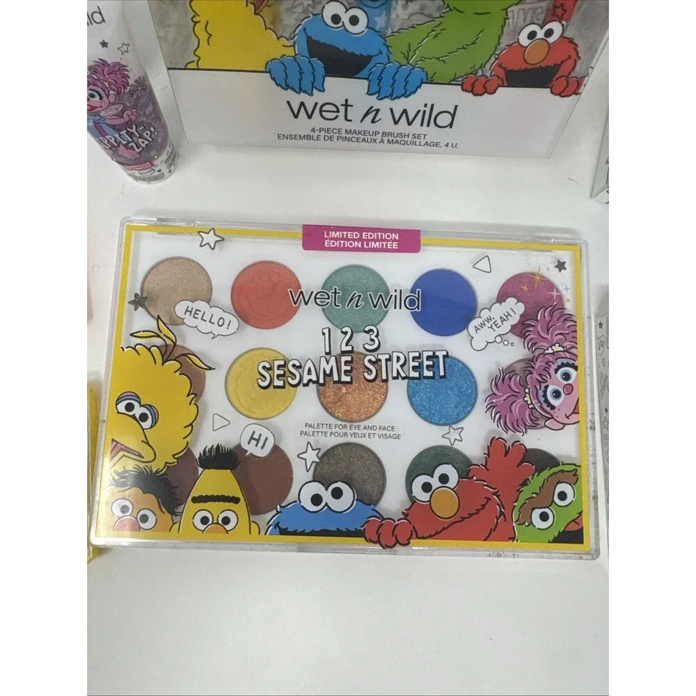 Sesame Street Wet N Wild Makeup Set Bundle LOT OF 8 - Brush, Sponge & Case LOOK